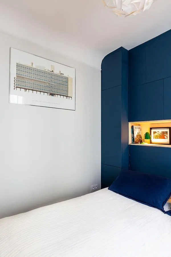 Veeve - Retro Chic In Petit Montrouge Apartment